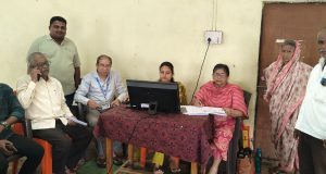 संजय गांधी, श्रावणबाळ व इंदिरा गांधी निराधार योजनेतील लाभार्थ्यांसाठी तेलकामठीत हयात प्रमाणपत्र शिबिर संपन्न