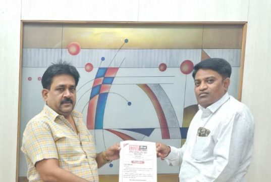 इंडिया लाईव्ह तेज न्यूजच्या सहाय्यक संपादक पदी गोपाल दादा घटे यांची नियुक्ती मुख्य संपादक दिलीप घोरमारे यांच्याकडून नियुक्तीपत्र प्रदान; डिजिटल माध्यमाच्या पुढील वाटचालीसाठी प्रयत्नशील राहणार