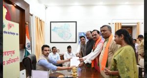नागपूर विधान परिषद पोटनिवडणुकीसाठी डॉ.राजीव पोतदार यांचा उमेदवारी अर्ज दाखल
