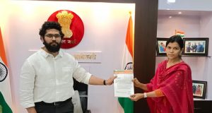 धापेवाडा सर्कल मधील “बंद सोलर प्रकल्प सुरू करा — प्रिया रमेश मानकर यांचे मुख्य कार्यकारी अधिकारी मा. विनायक महामुनी यांना निवेदन