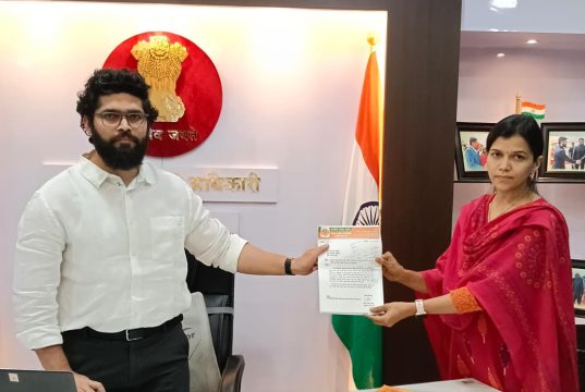 धापेवाडा सर्कल मधील “बंद सोलर प्रकल्प सुरू करा — प्रिया रमेश मानकर यांचे मुख्य कार्यकारी अधिकारी मा. विनायक महामुनी यांना निवेदन