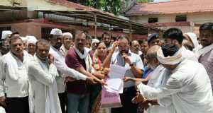 बेरडी के प्राचीन विठ्ठल-रुक्मिणी मंदिर के लिए स्थायी रास्ते की मांग, तहसील कार्यालय पहुंचा जनसैलाब